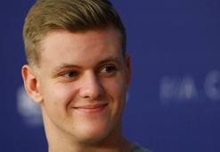 Mick Schumacher, Bahreyn ve Barselona'da Alfa Romeo Racing'le testlere katılıyor!