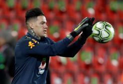 Ederson adeta para basıyor