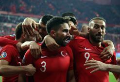 Cenk Tosun'un Moldova'ya attığı golü izle!