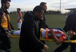 Dili boğazına kaçan futbolcu hayata döndürüldü