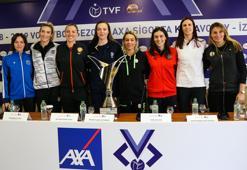 İzmir'de voleybol şöleni