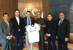 Fikret Orman'dan Asya Futbol Konfederasyonu Başkanı Salman Bin Ebrahim Al Khalifa'ya ziyaret