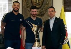 Fenerbahçe'nin şampiyon voleybolcularından Ali Koç'a ziyaret