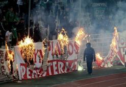 Panathinaikos-Olympiakos maçında büyük olay! Taraftar ve polis...
