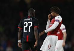 Arsenal'ın yıldızı Alex Iwobi'den ırkçı hareket!