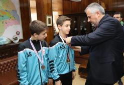 Başkan Kılıç, özel sporcuları ödüllendirdi