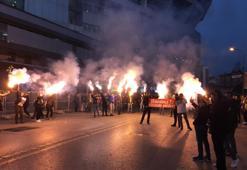 Ülker Stadı'nın önünde evlilik teklifi