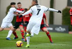 Beşiktaşlı Ricardo Quaresma ile özdeşleşen "rabona" hareketi sarı kart getirdi!