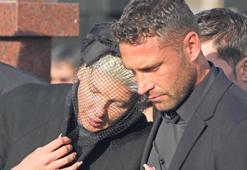 Tosic'in eşi Jelena cenaze töreninde çöktü kaldı
