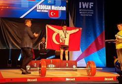 Mustafa Erdoğan Dünya üçüncüsü!
