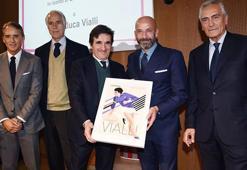Vialli'ye 'Futbolun Güzeli' ödülü verildi