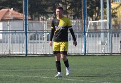 19 sene aynı takımda forma giyen futbolcu jübile yaptı