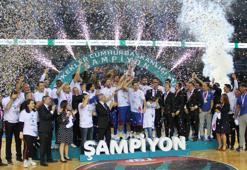 Anadolu Efes kupasını aldı!