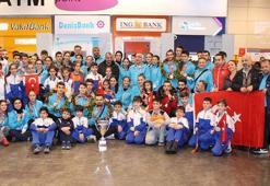 Avrupa Şampiyonu Karate Milli Takımı yurda döndü