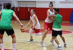 Bayraklı'nın perileri çeyrek finalde