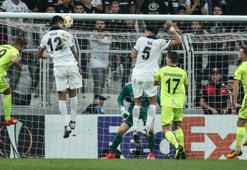 Beşiktaş'a zemin eleştirisi: Evlere şenlik!