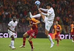 Galatasaray taraftarını çileden çıkartan pozisyon! "Tartışmasız kırmızı kart"