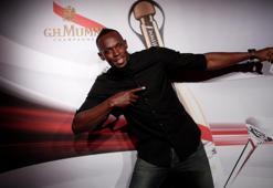 Usain Bolt hız kesmiyor!