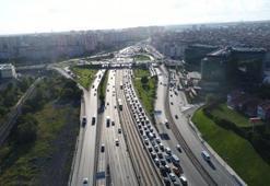 Okulların açıldığı ilk gün akşam trafiği havadan görüntülendi