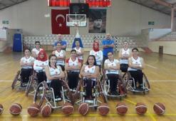 Kadın basketbolcular üst klasmana yükselme peşinde