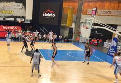 Anadolu Efes'ten ikinci maçta, ikinci galibiyet