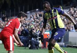 Usain Bolt futbol kariyerinin ilk maçına çıktı