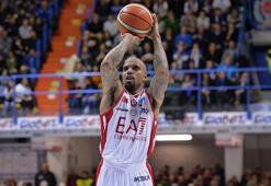 Theodore, Olimpia Milano'ya veda etti