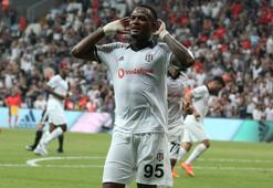 Beşiktaş taraftarından Larin'e ilk beste!