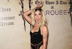 Halsey Playboy tavşanı oldu