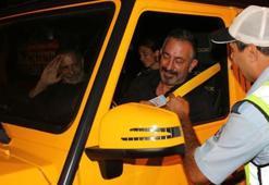 Cem Yılmaz, parti çıkışı polis çevirmesine takıldı!