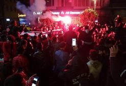 Trabzonsporlu taraftarlar Fenerbahçe maçı beraberliğini kutladı
