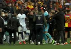 Göztepe-Alanyaspor maçı bitti, sinirler gerildi! İrfan Can Eğribayat ile taraftarlar arasında gerginlik...