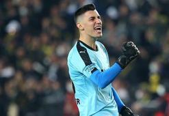 Son dakika Fenerbahçe transfer haberi! Berke Özer ile flaş açıklama! Benfica...