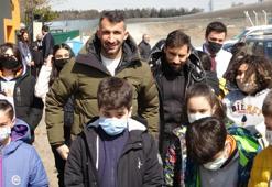 Mehmet Topal ile Şener Özbayraklı'dan sokak hayvanlarına büyük destek