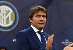 Serie A'da geçen sezonun teknik direktörü Antonio Conte seçildi
