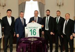 Bursaspor yönetimi Vali Yakup Canbolat'ı ziyaret etti