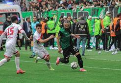 Sakaryaspor - Turgutluspor maç sonucu: 3-0