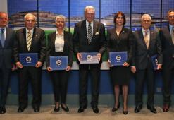 Fenerbahçe'de yeni Yüksek Divan Kurulu Başkanı Uğur Dündar ve kurul üyeleri mazbatalarını aldı