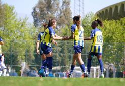 Altay - Fenerbahçe kadın futbol maçı sonucu 0-11