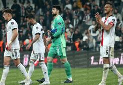 Beşiktaş taraftarı, 3-0 kaybeden takımı bağrına bastı!