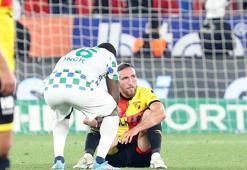 Göztepe'de Atakan Çankaya gözyaşlarını tutamadı