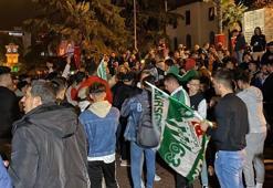 Frutti Extra Bursaspor taraftarı EuroCup'ta finale yükselmenin sevincini yaşadı