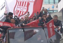 Pendikspor, şampiyonluğu coşkuyla kutladı