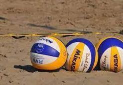 Kuşadası'nda plaj voleybolu için geri sayım