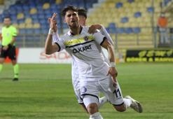 Ahmet Sagat, gollerine devam ediyor