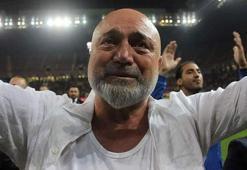 Kayserispor'da Hikmet Karaman gözyaşlarını tutamadı