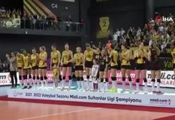 Şampiyon VakıfBank kupasını aldı!