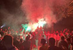 Amed Sportif Faaliyetler taraftarları, play-off çeyrek final ilk maçında alınan beraberliği meşalelerle kutladı