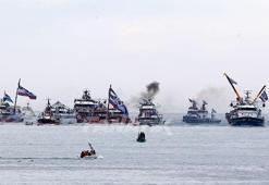 Trabzon'da şampiyonluk gösterisi denizde başladı! Muhteşem görüntüler