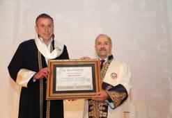 Abdullah Avcı'ya Trabzon Üniversitesi tarafından 'Fahri Doktora' unvanı verildi